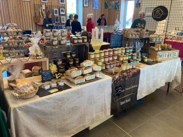 Venez me retrouver sur le marché de Noël de Bilieu!
Coffrets cadeaux gourmandises…produit de la ruche !